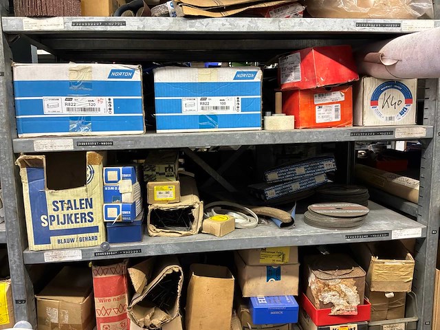 Various warehouse inventory - afbeelding 134 van  226