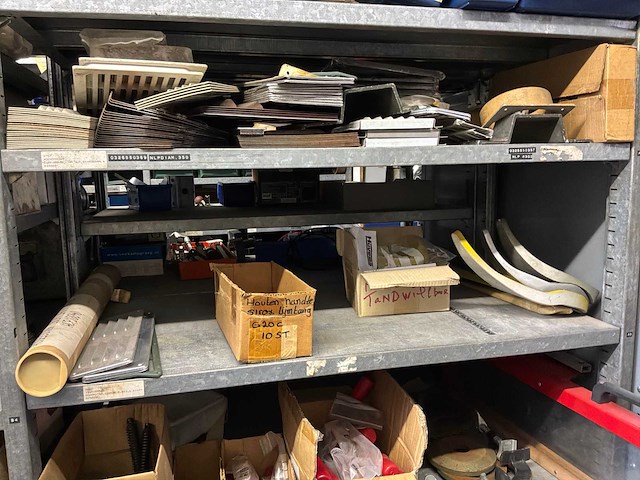 Various warehouse inventory - afbeelding 138 van  226