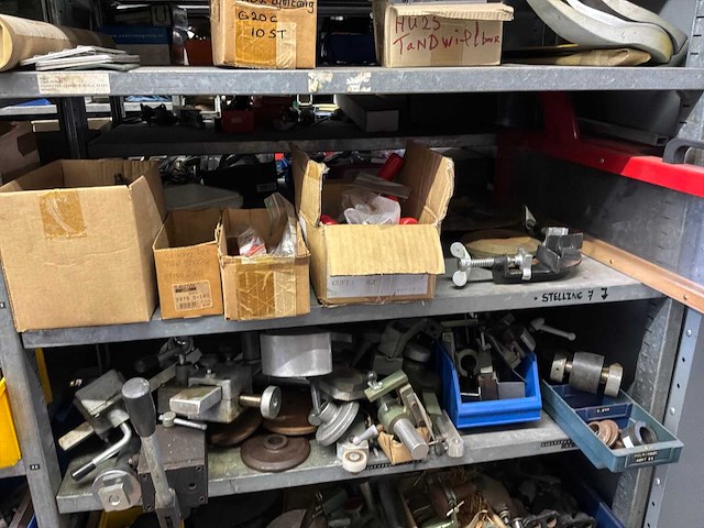 Various warehouse inventory - afbeelding 139 van  226