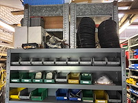 Various warehouse inventory - afbeelding 141 van  226