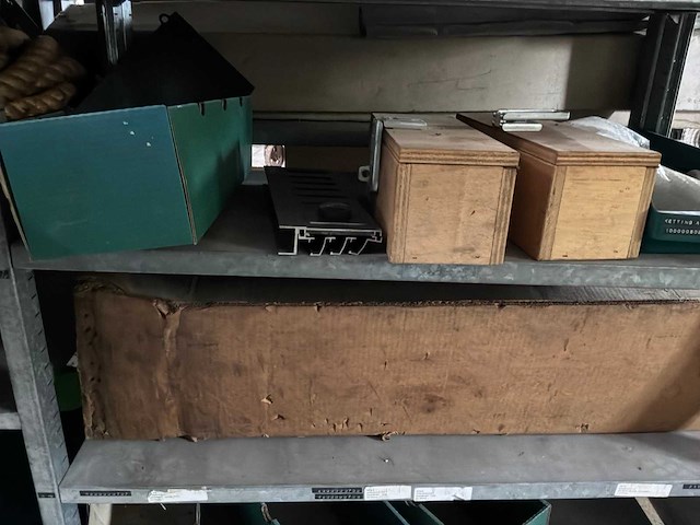 Various warehouse inventory - afbeelding 154 van  226