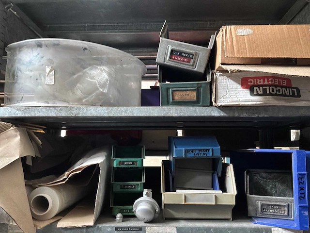 Various warehouse inventory - afbeelding 164 van  226