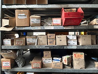 Various warehouse inventory - afbeelding 166 van  226