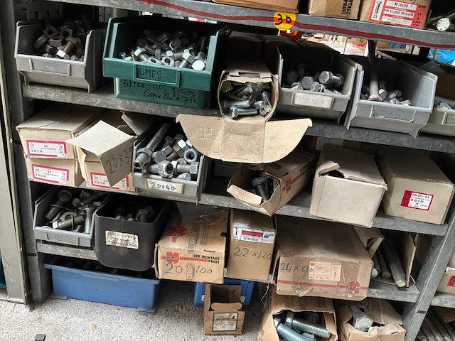 Various warehouse inventory - afbeelding 174 van  226