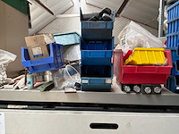 Various warehouse inventory - afbeelding 175 van  226