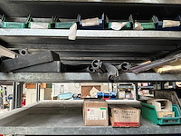 Various warehouse inventory - afbeelding 180 van  226