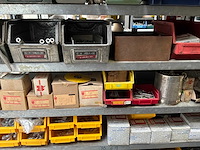 Various warehouse inventory - afbeelding 182 van  226