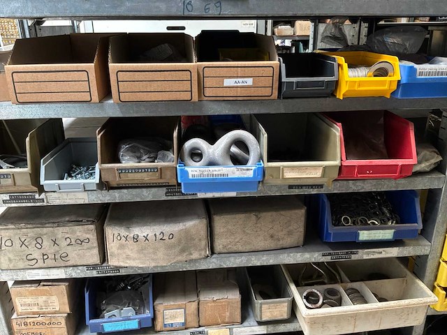 Various warehouse inventory - afbeelding 184 van  226