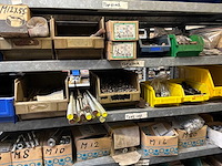 Various warehouse inventory - afbeelding 187 van  226