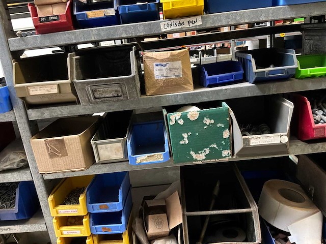 Various warehouse inventory - afbeelding 189 van  226