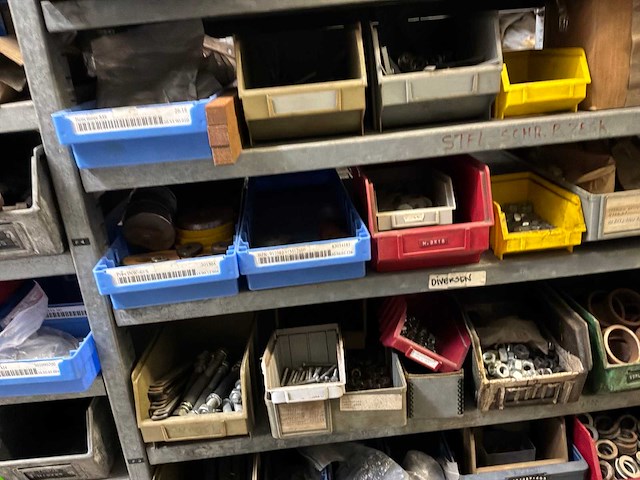 Various warehouse inventory - afbeelding 193 van  226