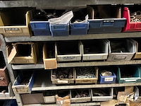Various warehouse inventory - afbeelding 195 van  226