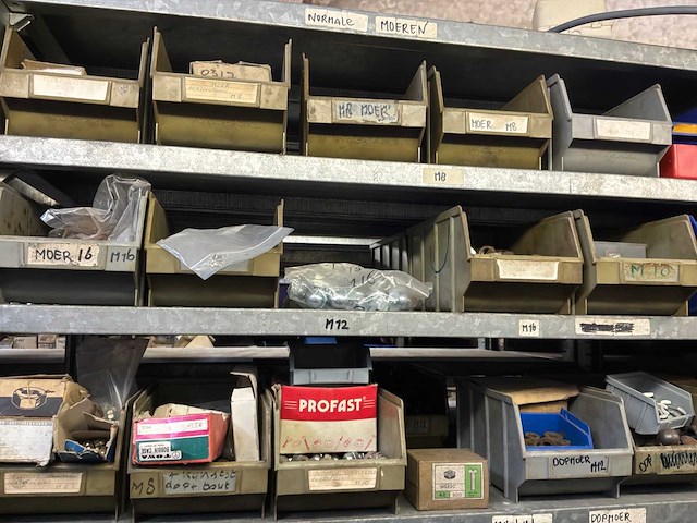 Various warehouse inventory - afbeelding 196 van  226