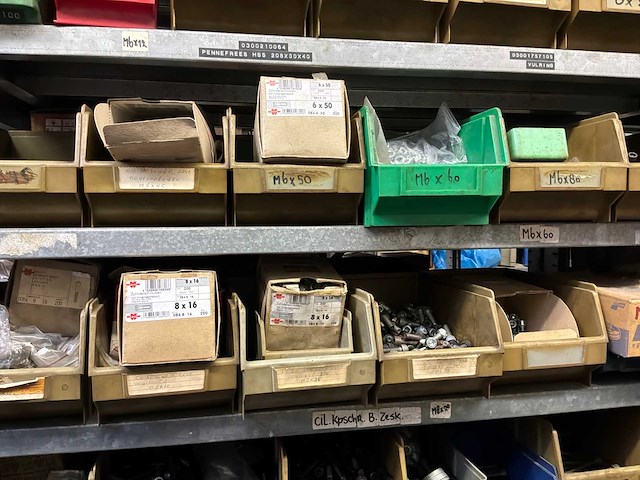 Various warehouse inventory - afbeelding 201 van  226