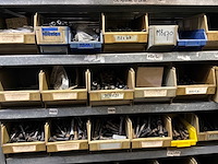 Various warehouse inventory - afbeelding 202 van  226