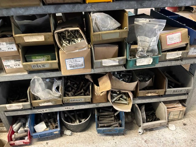 Various warehouse inventory - afbeelding 214 van  226