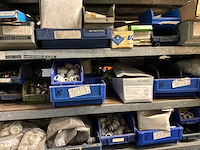 Various warehouse inventory - afbeelding 217 van  226