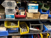 Various warehouse inventory - afbeelding 222 van  226