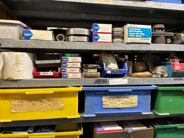 Various warehouse inventory - afbeelding 225 van  226