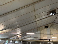 Varkensstal buitenzijde 105 x 28 meter - afbeelding 6 van  20
