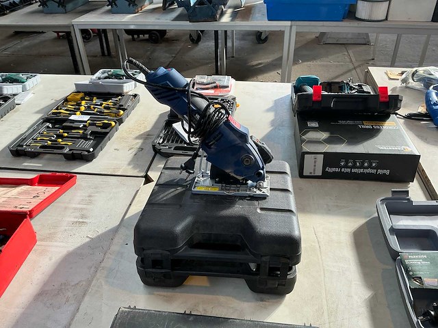 Varo var10048 handcirkelzaagmachine met lasergeleider - afbeelding 1 van  3