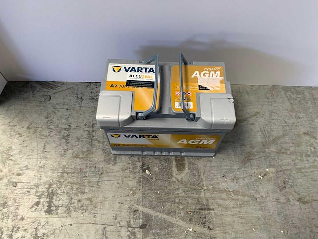 Varta - dymamic agm - 12v 70ah - accu - afbeelding 1 van  6
