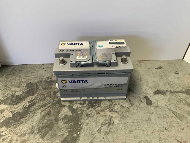 Varta - silver danamic agm - 12v 70ah - accu's - afbeelding 1 van  5