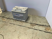 Varta - silver dynamic - 12v 63ah - accu - afbeelding 2 van  5