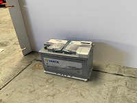 Varta - silver dynamic - 12v 80ah - accu - afbeelding 3 van  5