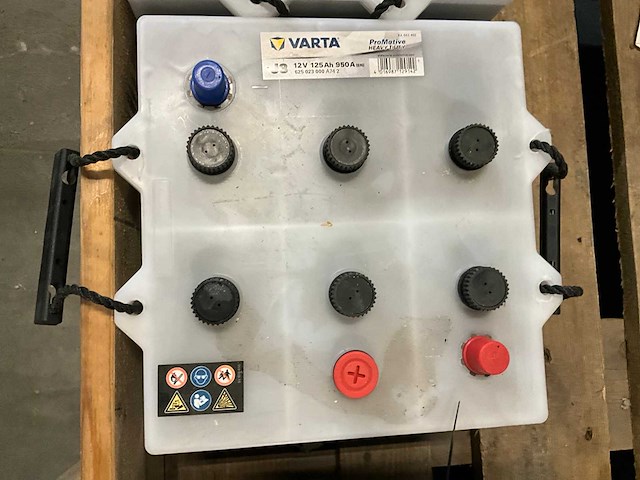 Varta 12v 125 ah 950 a accu (2x) - afbeelding 4 van  4