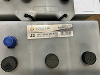 Varta 12v 125 ah 950 a accu (2x) - afbeelding 2 van  4