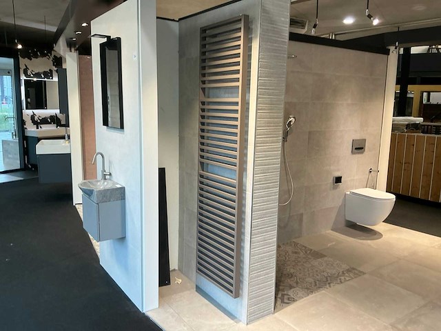 Vasco - arche - designradiator 50 x 187 cm - afbeelding 1 van  10