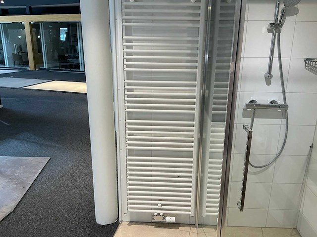Vasco - bathline - designradiator 60 x 172 cm - afbeelding 3 van  9