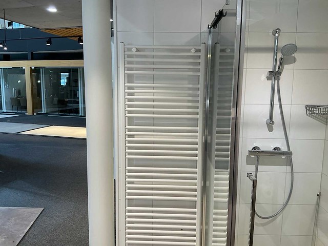 Vasco - bathline - designradiator 60 x 172 cm - afbeelding 4 van  9