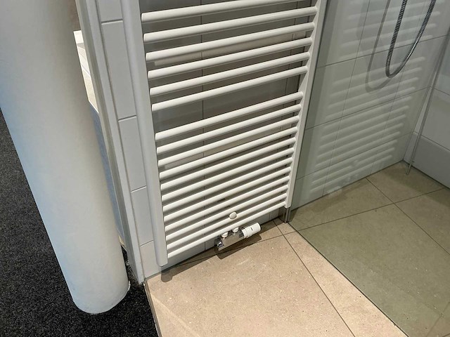 Vasco - bathline - designradiator 60 x 172 cm - afbeelding 7 van  9
