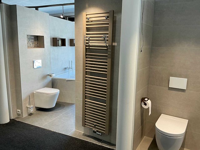 Vasco - designradiator 180 x 50 cm - afbeelding 1 van  8