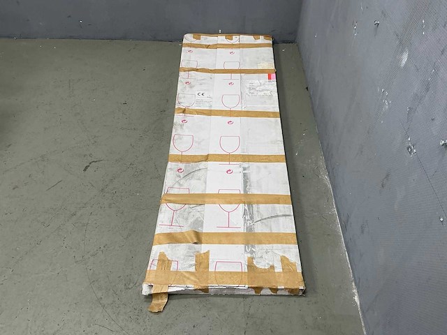 Vasco - designradiator 50 x 172 cm - afbeelding 1 van  1