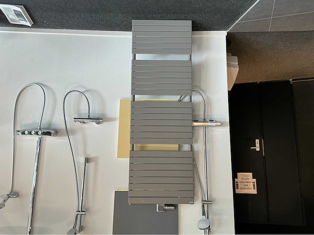 Vasco - designradiator 60 x 186 cm - afbeelding 2 van  7