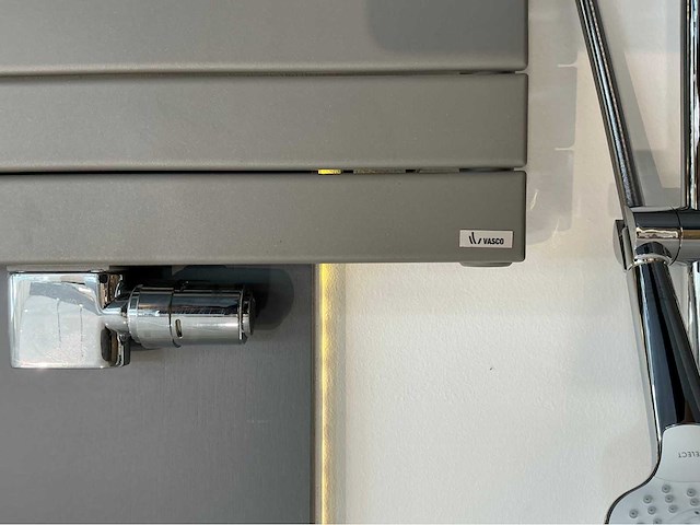 Vasco - designradiator 60 x 186 cm - afbeelding 4 van  7