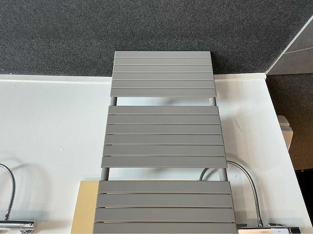 Vasco - designradiator 60 x 186 cm - afbeelding 7 van  7