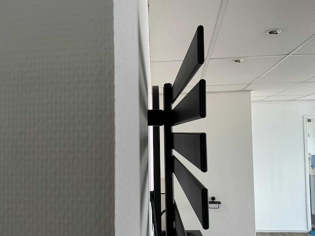 Vasco - designradiator 60 x 190 cm - afbeelding 1 van  3