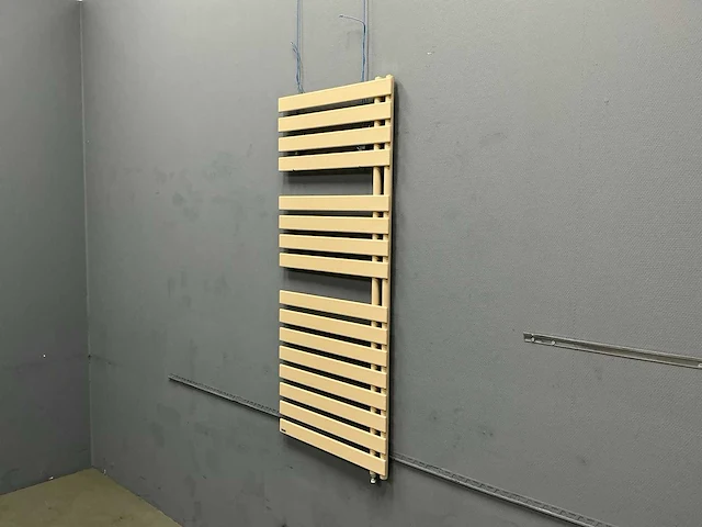 Vasco - galv - designradiator 143,6 cm - afbeelding 1 van  9