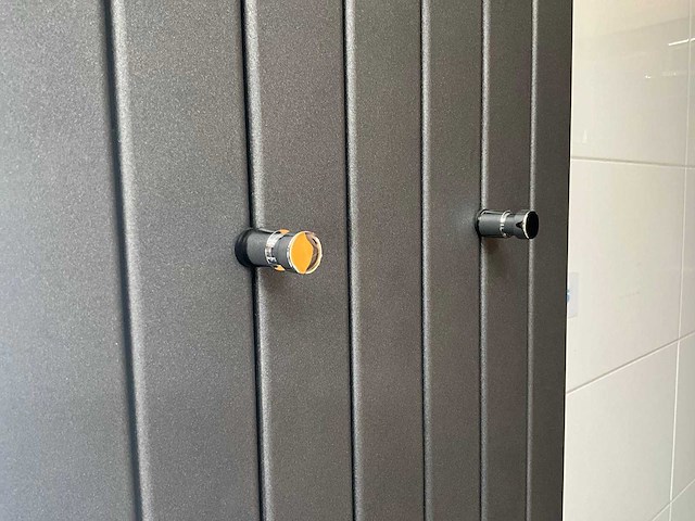 Vasco - viola - designradiator 50 x 180 cm - afbeelding 4 van  4