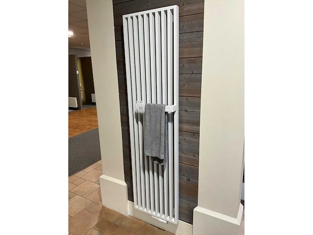 Vasco arche plus verticale designradiator - afbeelding 2 van  5
