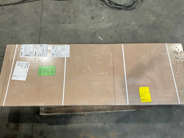 Vasco arche vv radiator 200x67cm 1600watt ral 9016 - afbeelding 1 van  3