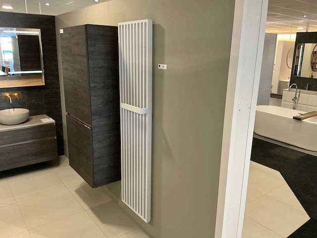 Vasco arche vvr verticaal designradiator - afbeelding 3 van  5