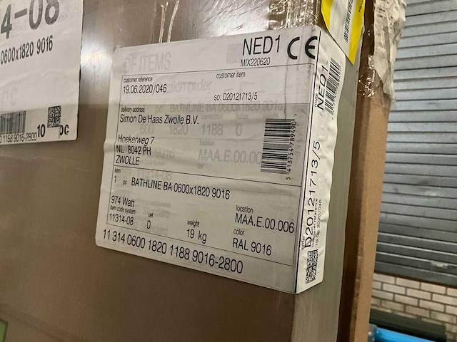 Vasco bathline ba designradiator 60x182cm - afbeelding 2 van  3