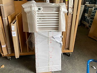 Vasco bathline designradiator elektrisch 127x50 cm - afbeelding 1 van  5