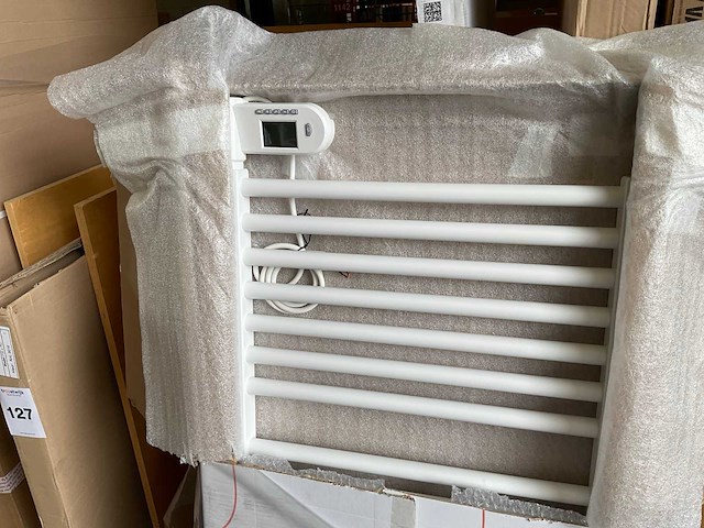 Vasco bathline designradiator elektrisch 127x50 cm - afbeelding 3 van  5
