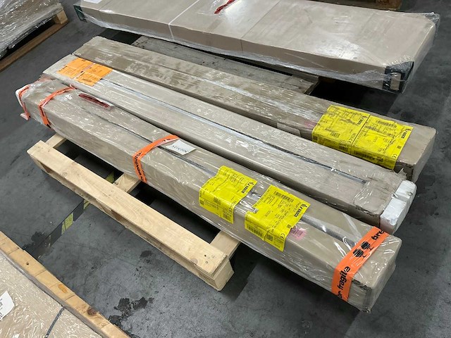 Vasco beams mono-el designradiator 150x1800mm - afbeelding 6 van  6